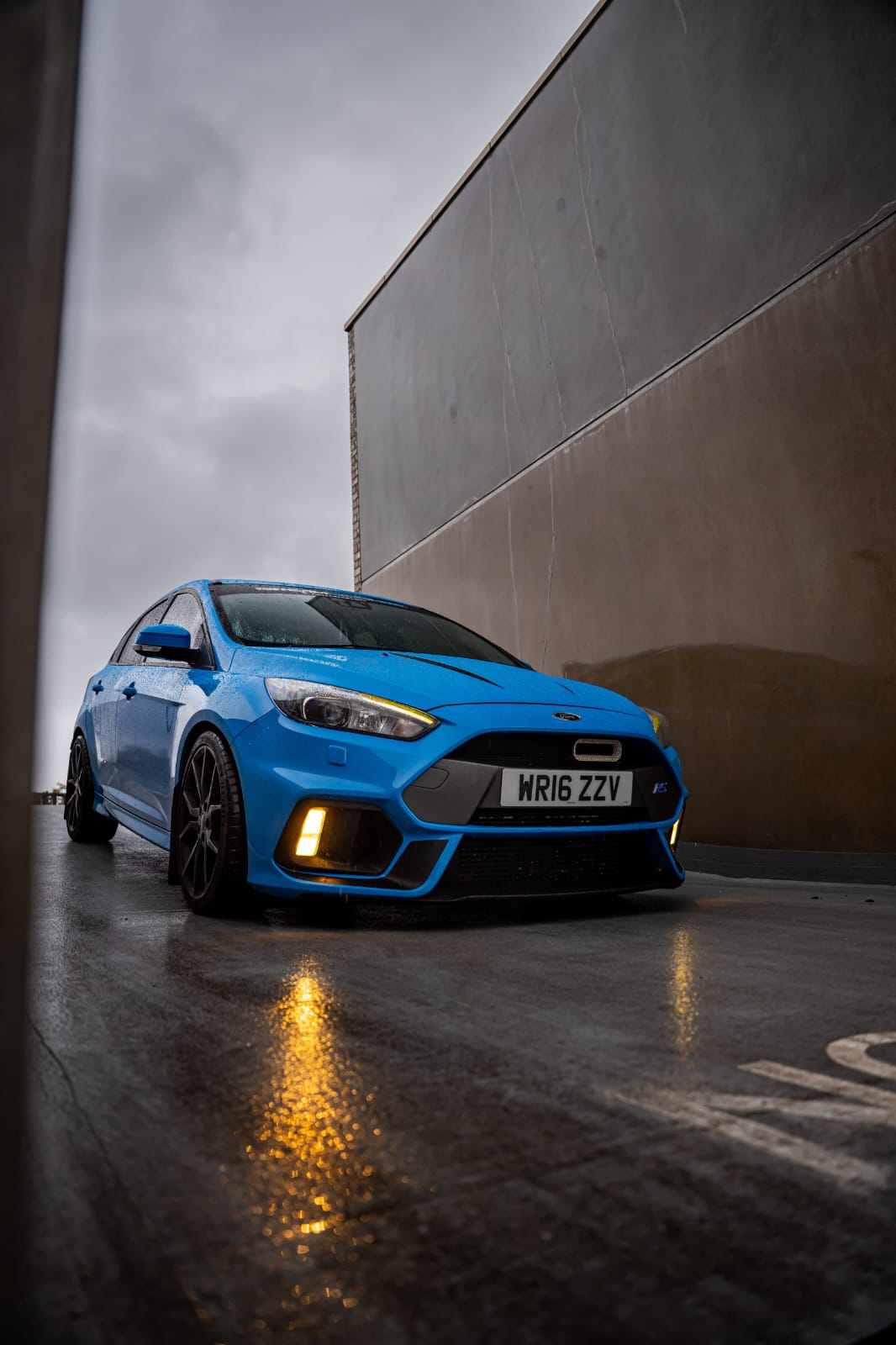 Ford Focus RS side profile
