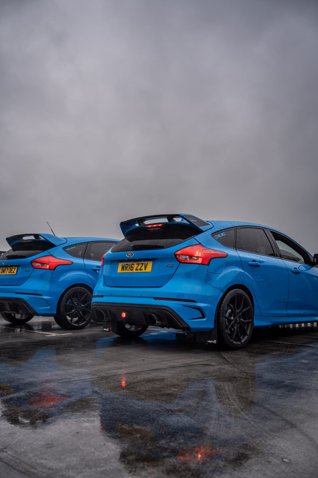 Multiple Ford Focus RS cars